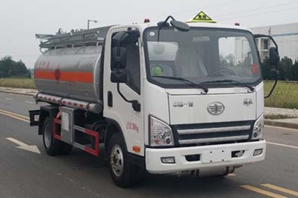 解放輕卡虎VN 5噸加油車(chē)圖片 解放輕卡虎VN 5噸加油車(chē)圖片