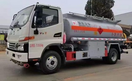 國(guó)六江淮駿鈴5噸油罐車圖片 國(guó)六江淮駿鈴5噸油罐車圖片