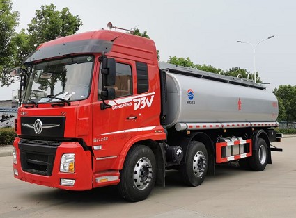國六東風(fēng)暢行小三軸食用油運(yùn)輸車圖片 國六東風(fēng)暢行小三軸食用油運(yùn)輸車圖片