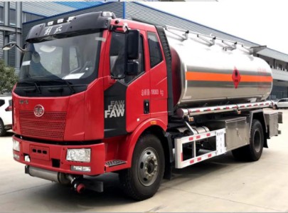 解放J6單橋鋁合金油罐車(chē) 解放J6單橋鋁合金油罐車(chē)