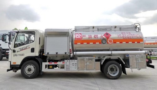 一汽青島解放J6F-6噸飛機加油車圖片 一汽青島解放J6F-6噸飛機加油車圖片