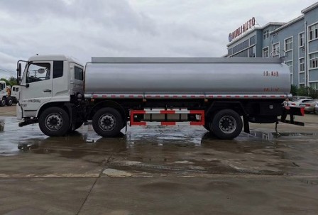 SCS5250GPGDFH型東風(fēng)天錦小三軸普通液體運輸車 SCS5250GPGDFH型東風(fēng)天錦小三軸普通液體運輸車