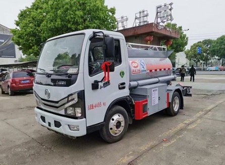 國(guó)六藍(lán)牌加油車圖片 國(guó)六藍(lán)牌加油車圖片