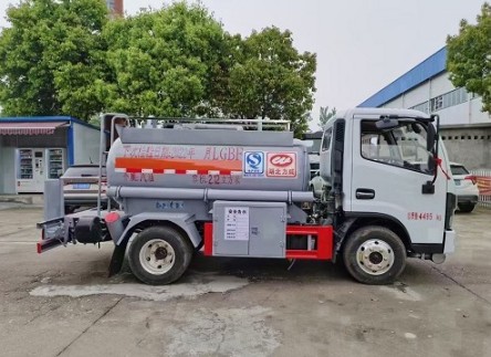 國(guó)六藍(lán)牌加油車圖片 國(guó)六藍(lán)牌加油車圖片