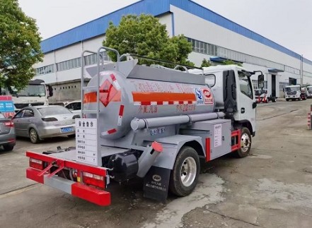 國(guó)六藍(lán)牌加油車多方位圖片 國(guó)六藍(lán)牌加油車多方位圖片