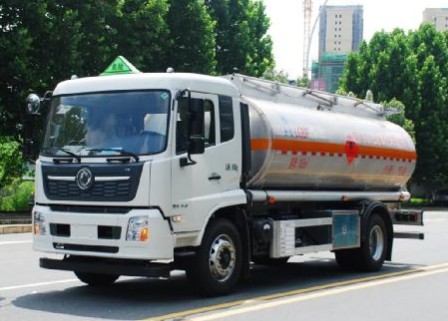 國(guó)六東風(fēng)天錦16.6方雙倉(cāng)油罐車 國(guó)六東風(fēng)天錦16.6方雙倉(cāng)油罐車