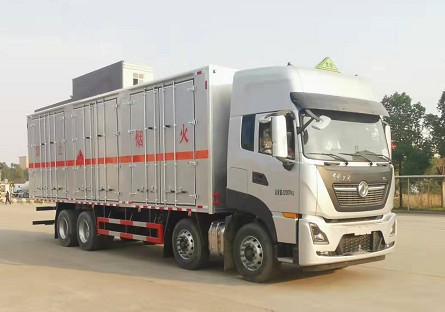拉電石的易燃固體廂式運(yùn)輸車 拉電石的易燃固體廂式運(yùn)輸車